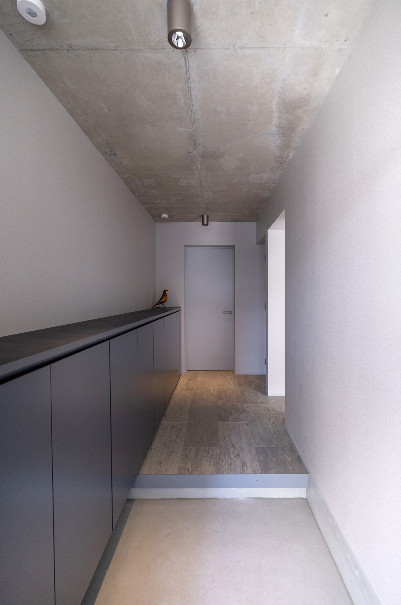 『混構造のガレージハウス』 2024年 4/13 416 Architects 『混構造のガレージハウス』 2024年 一戸建ての住宅