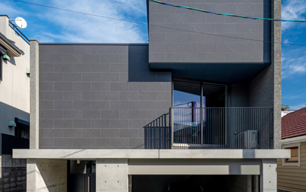 416 Architects 『混構造のガレージハウス』 2024年 一戸建ての住宅